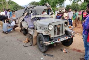 Varansi Accident: Jeep of devotees going to Prayagraj collides with truck... 6 killed, 5 injured, Varanasi Road Accident, Road Accident in Varanasi, Accident in Varanasi, Accident in Varanasi, Death in Accident, Accident in Varanasi, Accident in Varanasi; Car collides with parked truck, 4 people from Karnataka killed