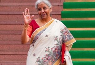 Budget 2025-26: Nirmala Sitharaman presented the budget wearing a saree with Mithila painting, Padmashree Dulari Devi had presented it, Budget 2025, Budget Nirmala Sitharaman, Nirmala Sitharaman Saree, Nirmala Sitharaman Madhubani Saree, Dulari Devi Madhubani