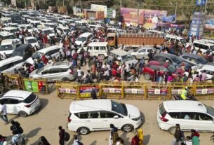 Maha Kumbh Traffic Jam: