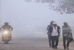 Weather Update: Dense fog at many places, Meteorological Department issues yellow alert, delhi cold wave news, delhi mausam ki jankari, new year temperature, new year weather, delhi ka mausam kaisa rega, delhi mausam ka hal, delhi mausam news, delhi mausam ki khabar, delhi weather update, delhi cold alert, delhi weather forecast, Weather forecast, today's weather, weather update, weather update, today's temperature, weather update, tomorrow's weather, weather forecast, Weather Tomorrow, temperature today, delhi weather, delhi temperature, delhi fog alert, weather update, weather forecast, Delhi air pollution, air quality management, air pollution, cold wave, cold wave in delhi, temperature down