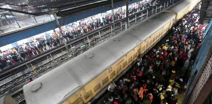 #stampedeinnewdelhi, #stampedeatnewdelhirailwaystation, #newdelhirailwaystationstampede, #delhistationstampede, #mahakumbhmela #stampedeatnewdelhirailwaystation, #newdelhistation