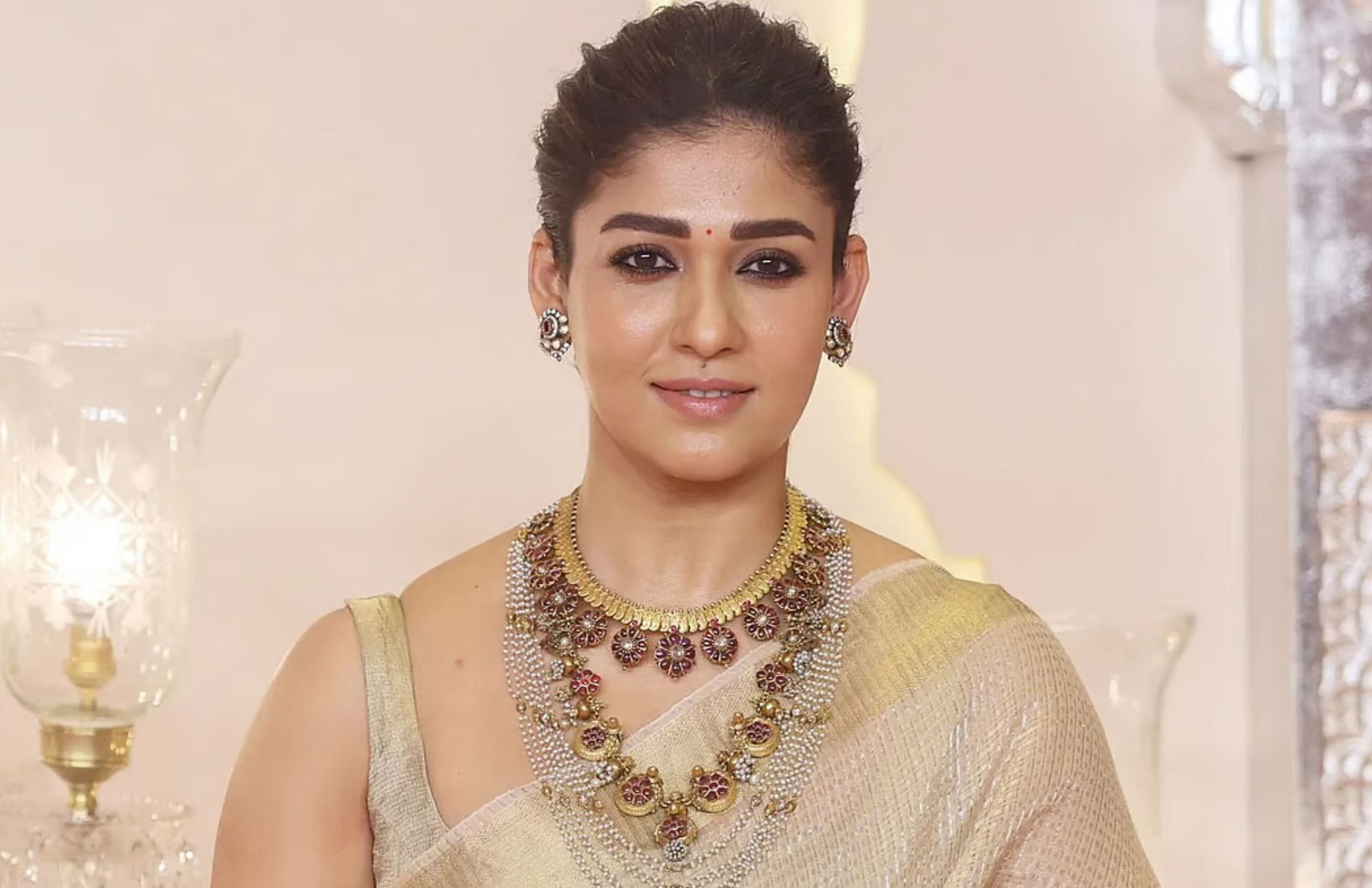 Entertainment News: Actress Nayanthara appeals to fans to call her only Nayanthara and not 'Lady Superstar'... Nayanthara, Lady Superstar, South Actress, Social Media, Entertainment News, 'Shri Rama Rajyam', 'Anamika', 'Chandramukhi', 'Ghajini' and 'Jawan' films
