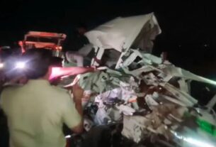 Madhya Pradesh: Fierce collision between a gas tanker and two vehicles in Dhar, 7 people died, Dhar News, Dhar Road Accident, MP News, Road Accident, Madhya Pradesh, Dhar Road accident news in hindi, MP latest News in Hindi, dhar road accident news today, Dhar News, Dhar Road Accident, MP News, Road Accident, Madhya Pradesh, Dhar Road Accident News Hindi, MP Latest News in Hindi, Dhar News in Hindi