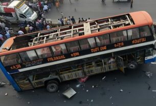 Jammu Kashmir: Bus overturned inside Navyug tunnel in Banihal, Jammu Kashmir, 12 people injured, Jammu Kashmir News, Anantnag Bus Accident, Jammu Kashmir Major road accident, 12 people injured, Jammu Kashmir News, Anantnag Bus Accident