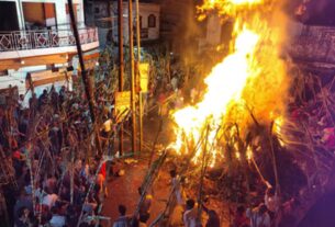 Sambhal News: 'Holika Dahan' celebrated amid tight security in Sambhal, UP New, SAMBHAL, SAMBHAL NEWS, Shahi Jama Masjid, Holi in Sambhal, UP News in Hindi, Sambhal News in Hindi, Holi Celebration in Sambhal, Uttar Pradesh News, UP New, Sambhal, Sambhal News, Shahi Jama Masjid, Holi in Sambhal, UP News in Hindi, Sambhal News in Hindi, Holi Celebration in Sambhal, Uttar Pradesh News