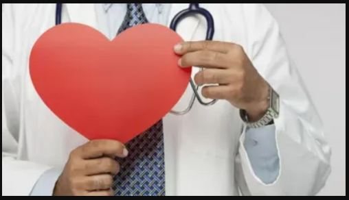 FIR against fake cardiologist, fake cardiologist Narendra Vikramaditya Yadav,Dr N John Camm, N John Camm news, MP News in hindi,damoh news today