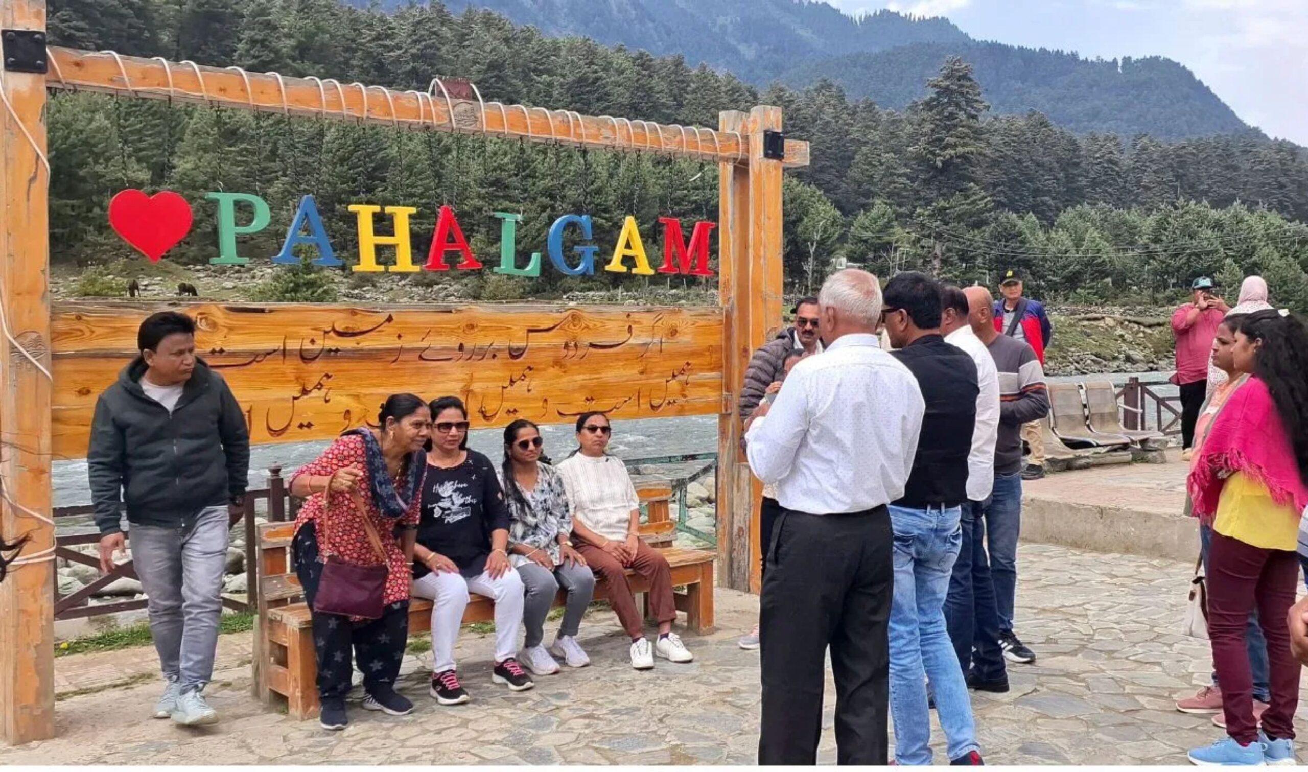 Jammu Kashmir: The talk of terrorist attack is old, tourists are reaching the valley again, pahalgam , pahalgam news today , pahalgam update , pahalgam Kashmir , pahalgam attack in hindi , pahalgam attack update in hindi , pahalgam attack latest news in hindi , pahalgam attack latest news , aajtak news in hindi, aajtak Kashmir news , Indian army , pahalgam exclusive details