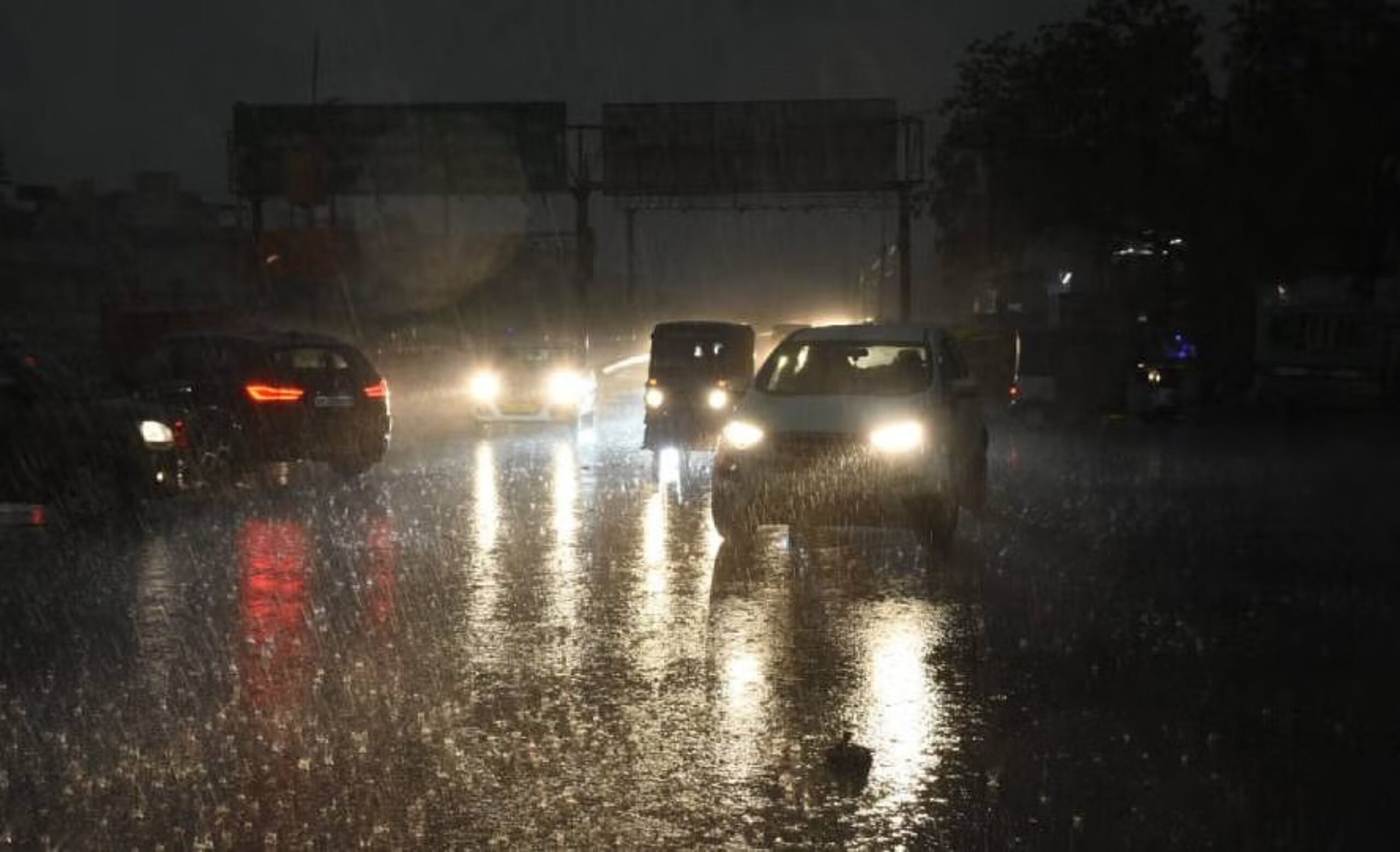 Weather Update: Storm and rain brought relief from the heat, farmers' worries increased... rain spoiled crops, up news, lucknow news, up rains, up weather, UP news, Lucknow news, UP rain, UP weather, crops ruined due to rain Weather Update: Storm and rain brought relief from the heat, farmers' worries increased... rain spoiled crops, up news, lucknow news, up rains, up weather, UP news, Lucknow news, UP rain, UP weather, crops ruined due to rain