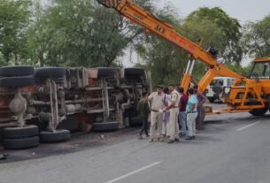 Haryana News: Oil tanker overturned on Delhi-Hisar highway, bike riding couple died, hisar-general,Hisar Road Accident News, Haryana accident news, Hisar road accident, Tanker overturns on bike, Two killed in Hisar accident, Haryana tanker accident, Hisar tanker tragedy, Road accident in India, Latest accident news,Haryana news- #accident, #accidentnews, #latest, #LatestNews, #haryana, #hisar, #highway