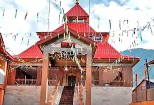 jammu-kashmir-nag-baisakhi-a-festival-to-welcome-spring-was-celebrated-at-the-subar-nag-temple-in-bhaderwah