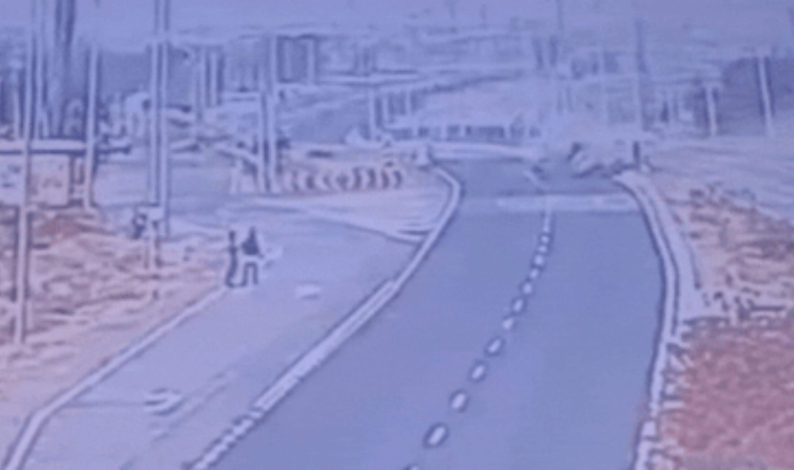 Karnataka: Car overturned on national highway in Chitradurga, three people of the same family died, Accident, Karnataka Road Accident, karnataka highway accident, road safety, road safety rules, Karnataka, Karnataka Highway, Karnataka Road Accident