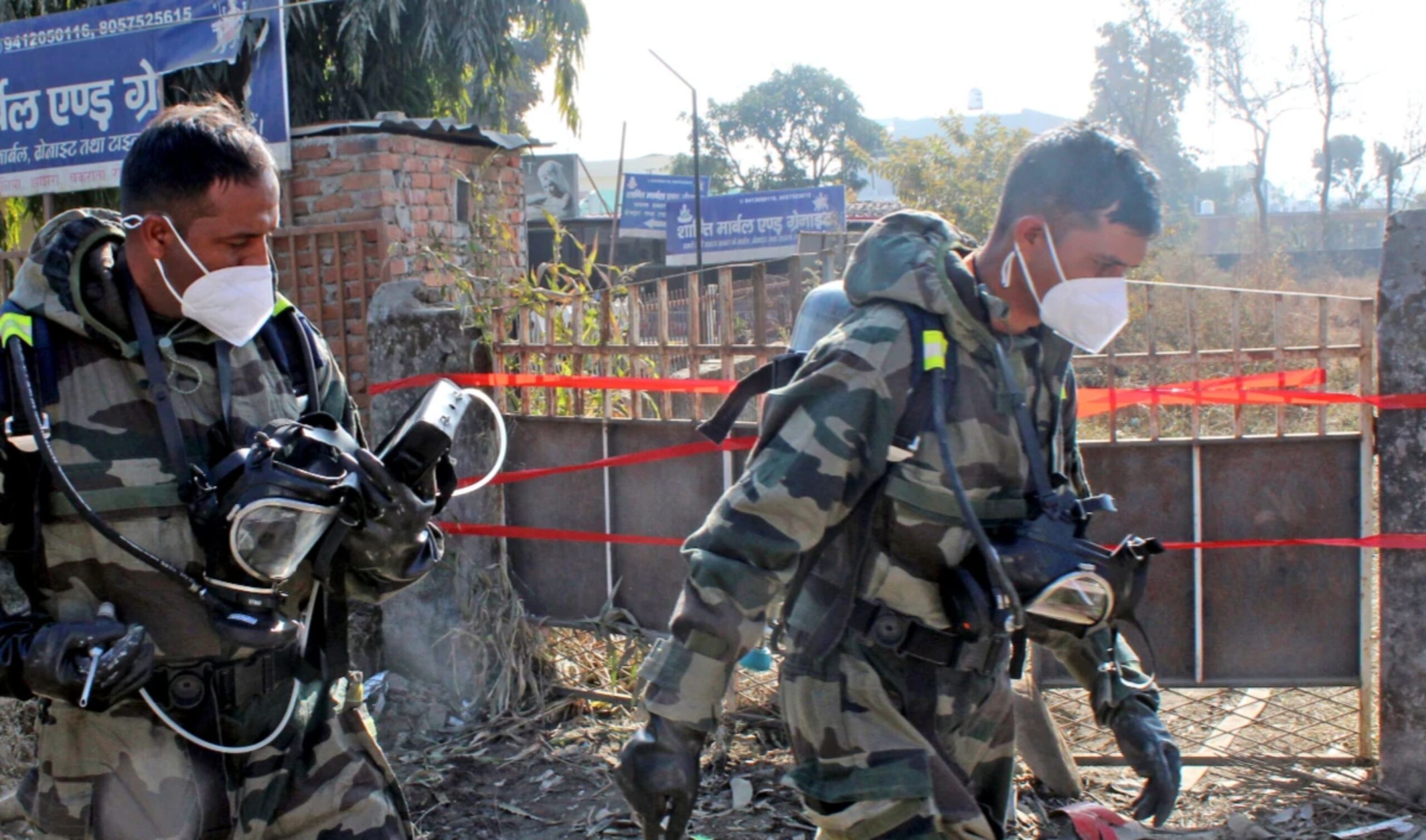 madhya-pradesh-ammonia-gas-leak-in-factory-causes-panic-workers-transferred, mp news, gas leak, ratlam gas leak, gas leaked from factory in ratlam, ratlam gas leak at midnight, gas leakage, ratlam gas leak, ammonia gas leak, ammonia gas leak from ice factory, ammonia gas leak ice factory ratlam, ratlam ice factory gas leak, ratlam news, #MPNews, #MadhyaPradesh, #ratlam, #gasleak, #factory, #ammonia, #LatestNews, #CrimeNews, #police