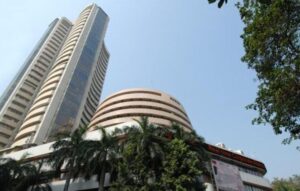 Share Market: Stock market fell due to profit booking in IT stocks, Bharti Airtel fell by about three percent,