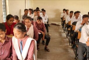 Uttar Pradesh: Merger process of government schools with less than 50 students begins, opposition is protesting strongly, Mau News, Mau News Today, Mau News in Hindi, Mau News, Mau News , UP government school, Government School merged order up, UP new teacher recruitment, Schools will be merged in UP, how many government schools in UP, new teacher recruitment in UP- #UPGovernment, #LatestNews, #maunews, #UPNews, #UttarPradesh