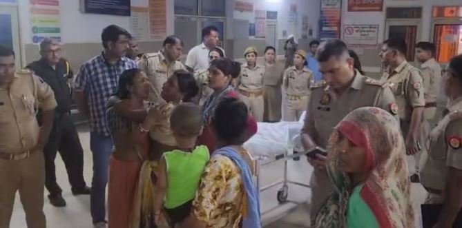 2 WORKERS DIED CLEANING TANK, SEWER LINE ACCIDENT RUCKUS, MUNICIPAL CORPORATION, सीवर लाइन सफाई 2 मौत, MATHURA SEWER LINE ACCIDENT, THE FAMILY SAID THAT ACCIDENT HAPPENED DUE TO NEGLIGENCE OF THE HOTEL OWNER AND CONTRACTOR