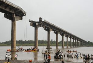 Gujarat News: Death toll in Vadodara bridge collapse incident rises to 13, Gujarat bridge accident, vadodara, sdrf, vadodara bridge collapse, vadodara bridge accident, anand, India News in Hindi, Latest India News Updates, Gujarat bridge accident, vadodara, sdrf, vadodara bridge collapse, vadodara bridge accident, anand, #gujarat, #GujaratiNews, #LatestNews, #vadodara, #IndiaNews, #surf, #bridge, #accident