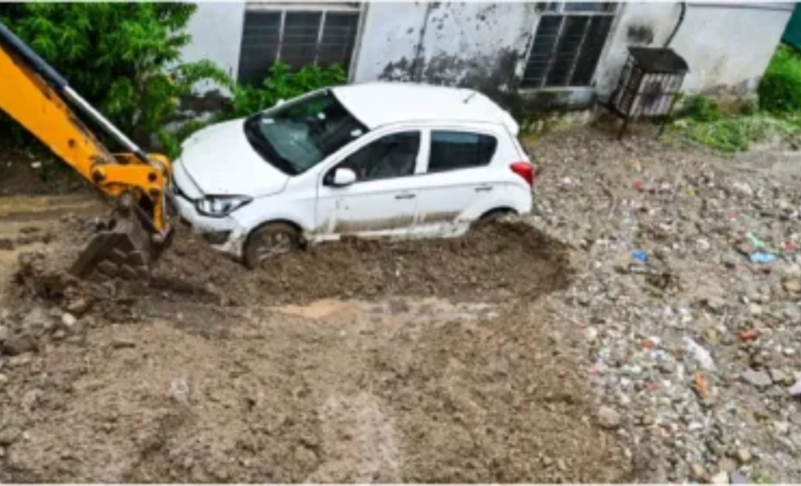 Himachal Pradesh: Death toll in cloudburst incident in Mandi rises to 10, five bodies recovered,