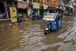 Delhi Weather: Rain in Delhi causes waterlogging and traffic jam at many places, DELHI NEWS, AAP, SAURABH BHARDWAJ, ATISHI, Delhi waterlogging, Waterlogging in delhi, AAP slams on Delhi waterlogging, Delhi government, Delhi news, AAP, Saurabh Bhardwaj, Atishi, Delhi waterlogging, Waterlogging in Delhi