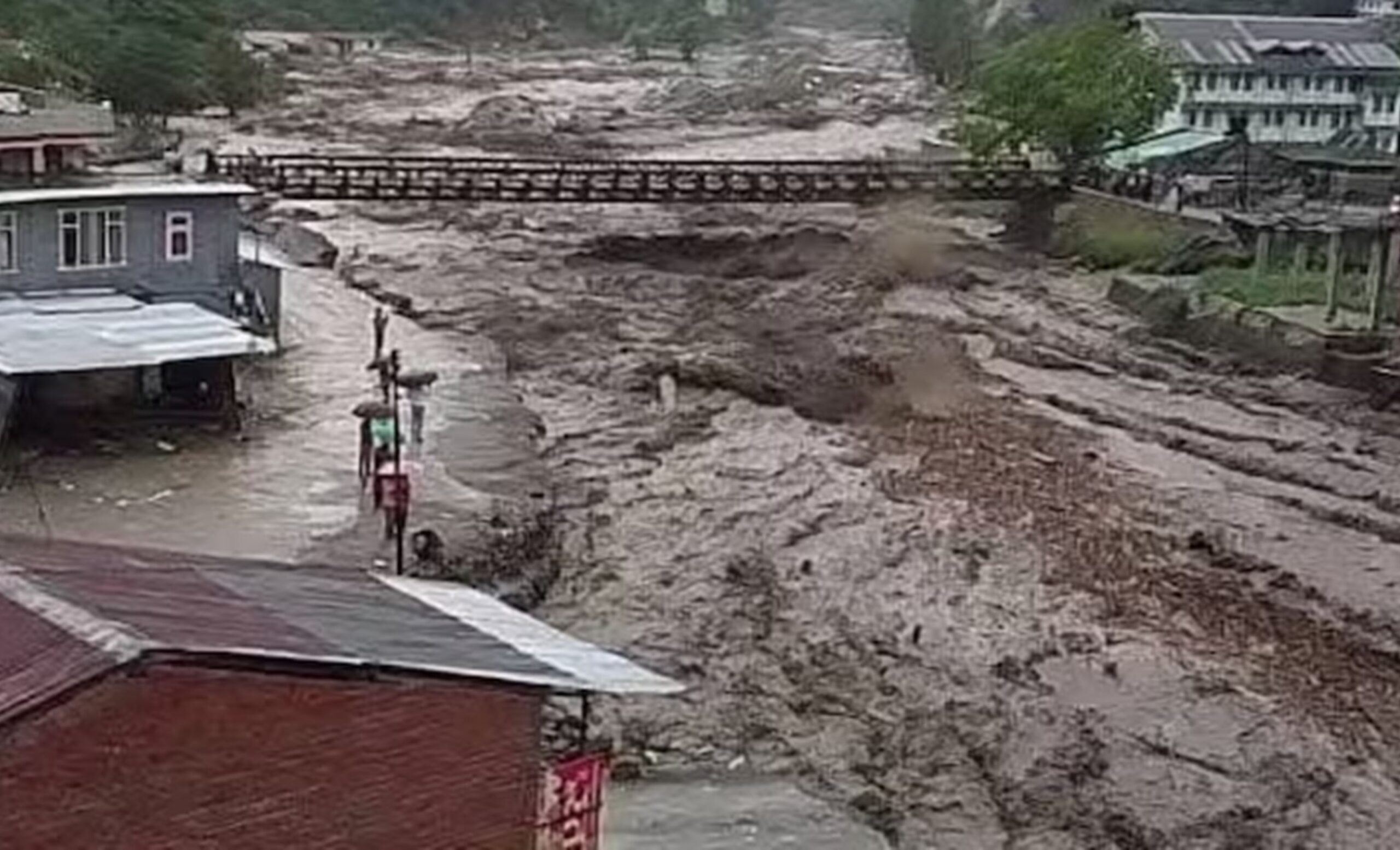 Himachal Pradesh: Monsoon wreaks havoc in Himachal... One dead, many missing in Mandi, HImachal Pradesh News,Himachal Pradesh Weather,Mandi News, Mandi Cloudburst, Rain, Himachal Pradesh Rain, Himachal Weather, Himachal Pradesh Hindi News, #himachalpradesh, #HimachalNews, #weather, #WeatherUpdate, #mandinews, #cloudburst, #rain, #HindiNews, #LatestNews