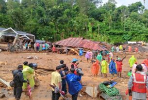 Wayanad, Landslide: A tribute meeting was organized in memory of the victims of the Wayanad landslide accident, eyes became moist remembering the loved ones
