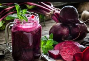 Side effects of beetroot,beetroot juice,चुकंदर के नुकसान,beetroot side effects,Who should not eat beetroot,Who should avoid beetroot,चुकंदर खाने के नुकसान,किन लोगों को नहीं खाना चाहिए चुकंदर,चुकंदर जूस पीने के साइड इफ़ेक्ट्स,बीटरूट के साइड इफ़ेक्ट्स &nbsp; &nbsp;,Side effects of beetroot in Hindi | Chukandar khane ke nuksan"