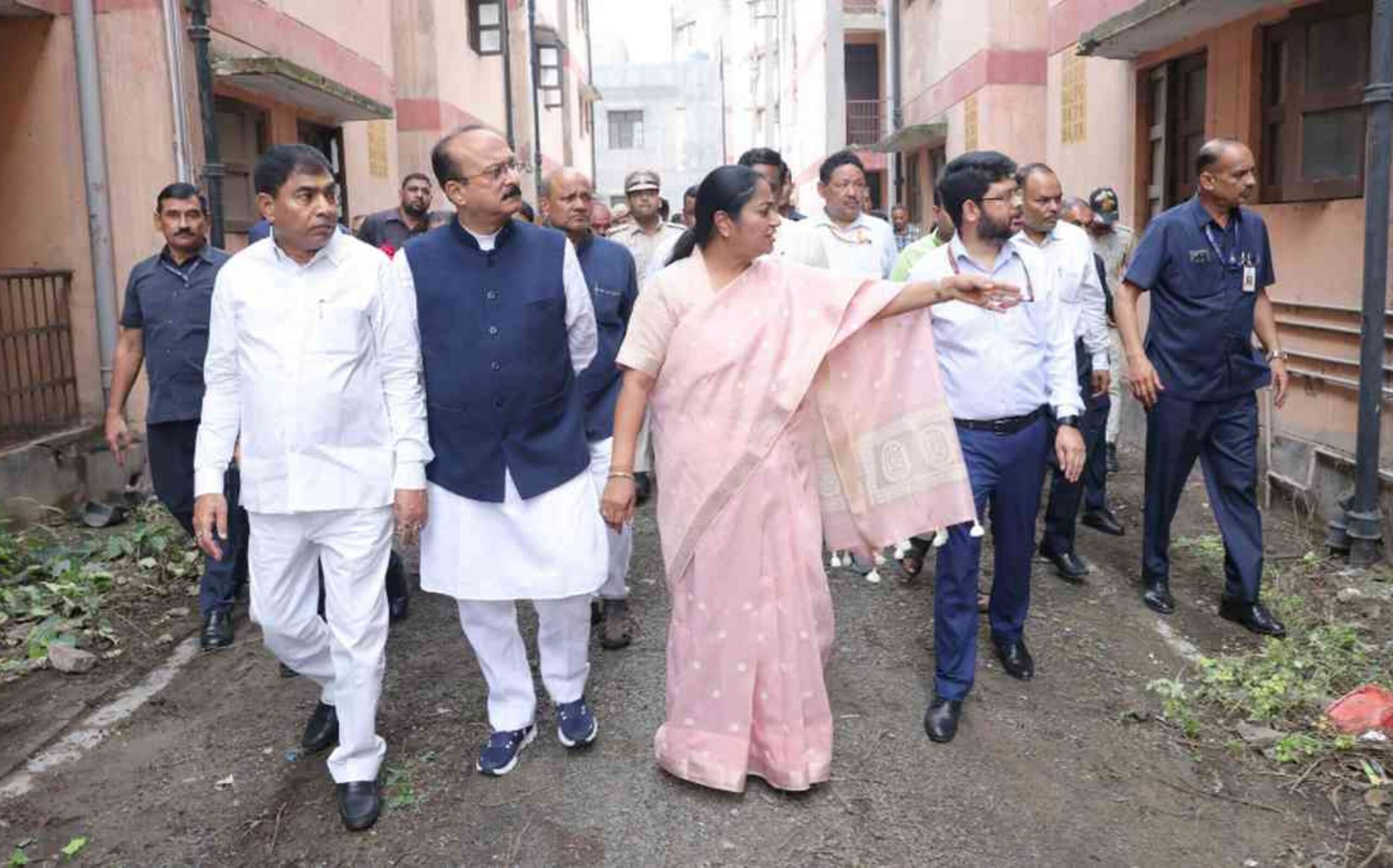 Delhi: Delhi government's big gift for slum dwellers! Preparations underway to shift them to 50,000 flats