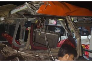 Uttar Pradesh: Roadways bus and truck collide in Jaunpur... 5 people dead, 15 injured