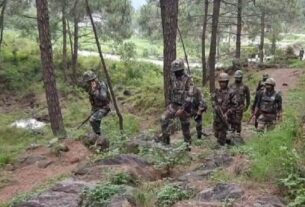 Jammu Kashmir: Anti-terrorism operation continues in Kulgam for the fourth day, 1 more soldier injured