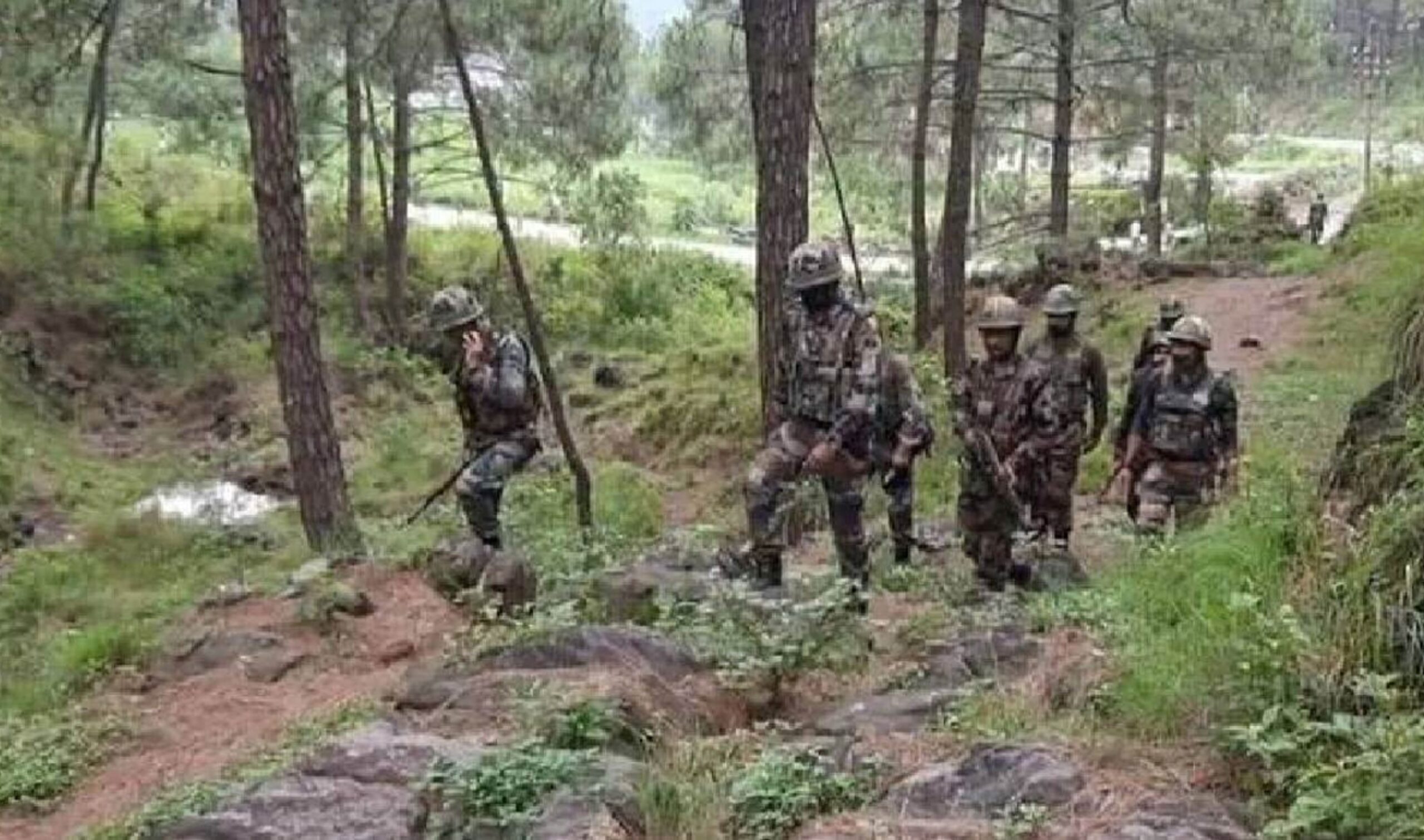 Jammu Kashmir: Anti-terrorism operation continues in Kulgam for the fourth day, 1 more soldier injured