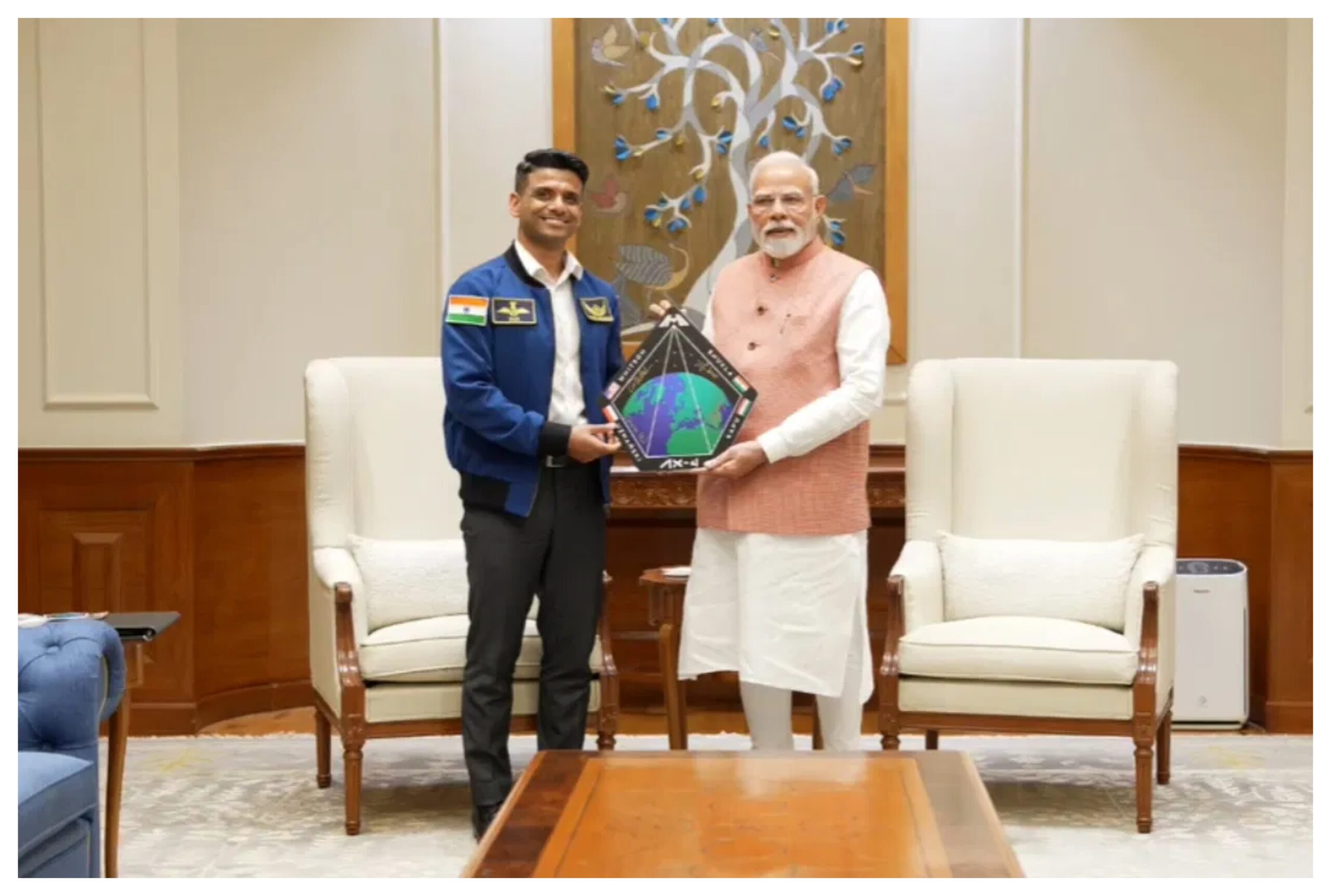Axiom-4 Mission: Astronaut Shubhanshu Shukla met PM Modi, presented the Axiom-4 mission patch