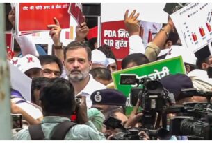 March of Opposition: Opposition marches on allegations of vote rigging! Police stopped it, Akhilesh-Rahul protested