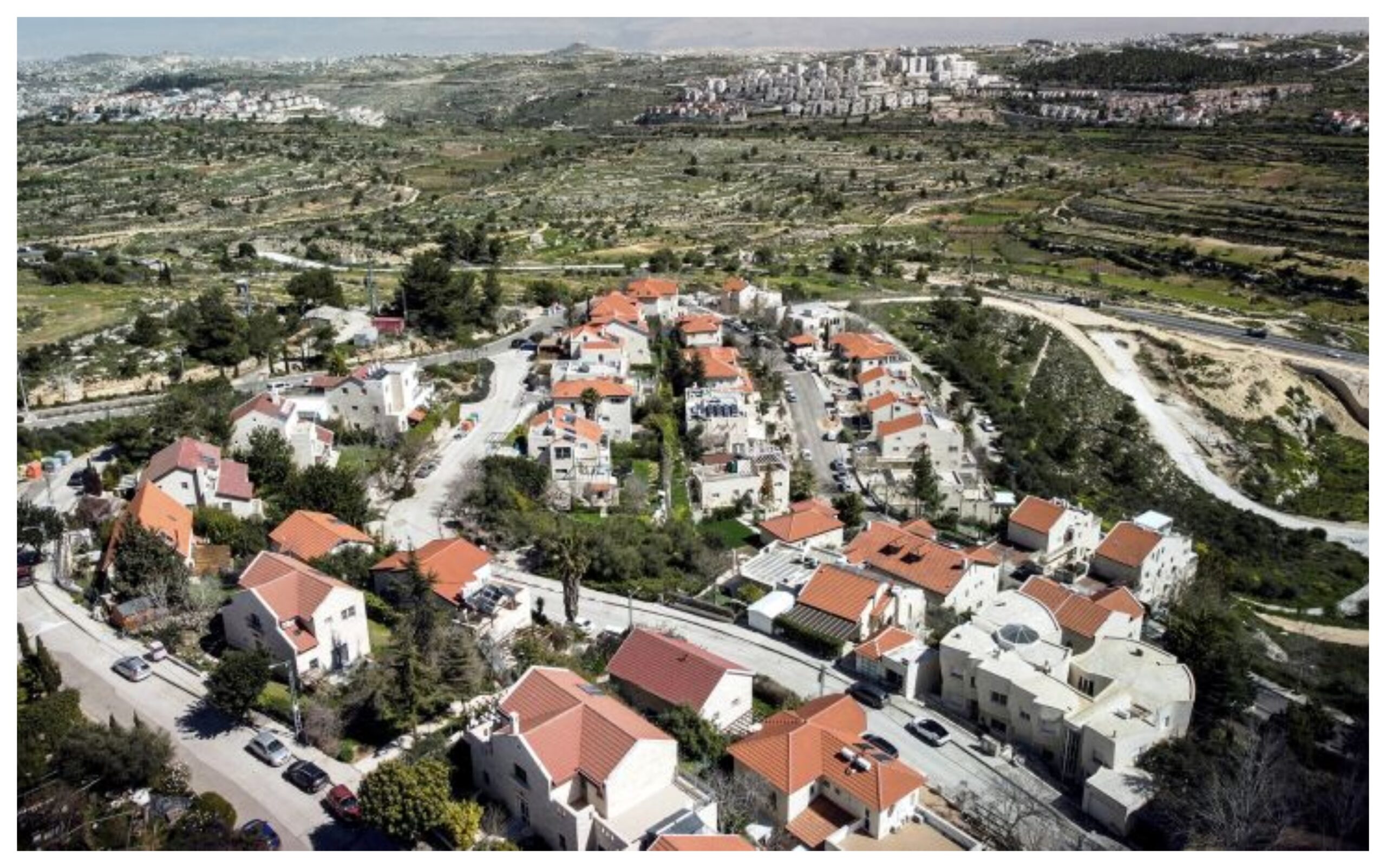 Israel: Israel approves settlement project dividing West Bank