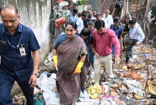 Delhi News: CM Rekha's cleanliness mission! She participated in the 'freedom from garbage' campaign in Sanjay Basti