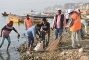varanasi-city-common-man-issues,Varanasi News,Varanasi Latest News,Varanasi News in Hindi,Varanasi Samachar,Varanasi flood impact, Ganga river flood, Health crisis Varanasi, Business losses Varanasi flood, Relief efforts Varanasi, Ganga ghat economy