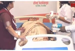 Delhi: Chief Minister Rekha Gupta and ministers donated blood on the occasion of PM Modi's birthday.