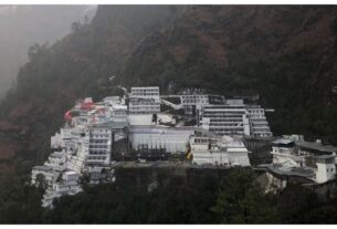Jammu Kashmir: Vaishno Devi Yatra postponed! Yatra postponed due to rain, difficulties increased for devotees in Katra