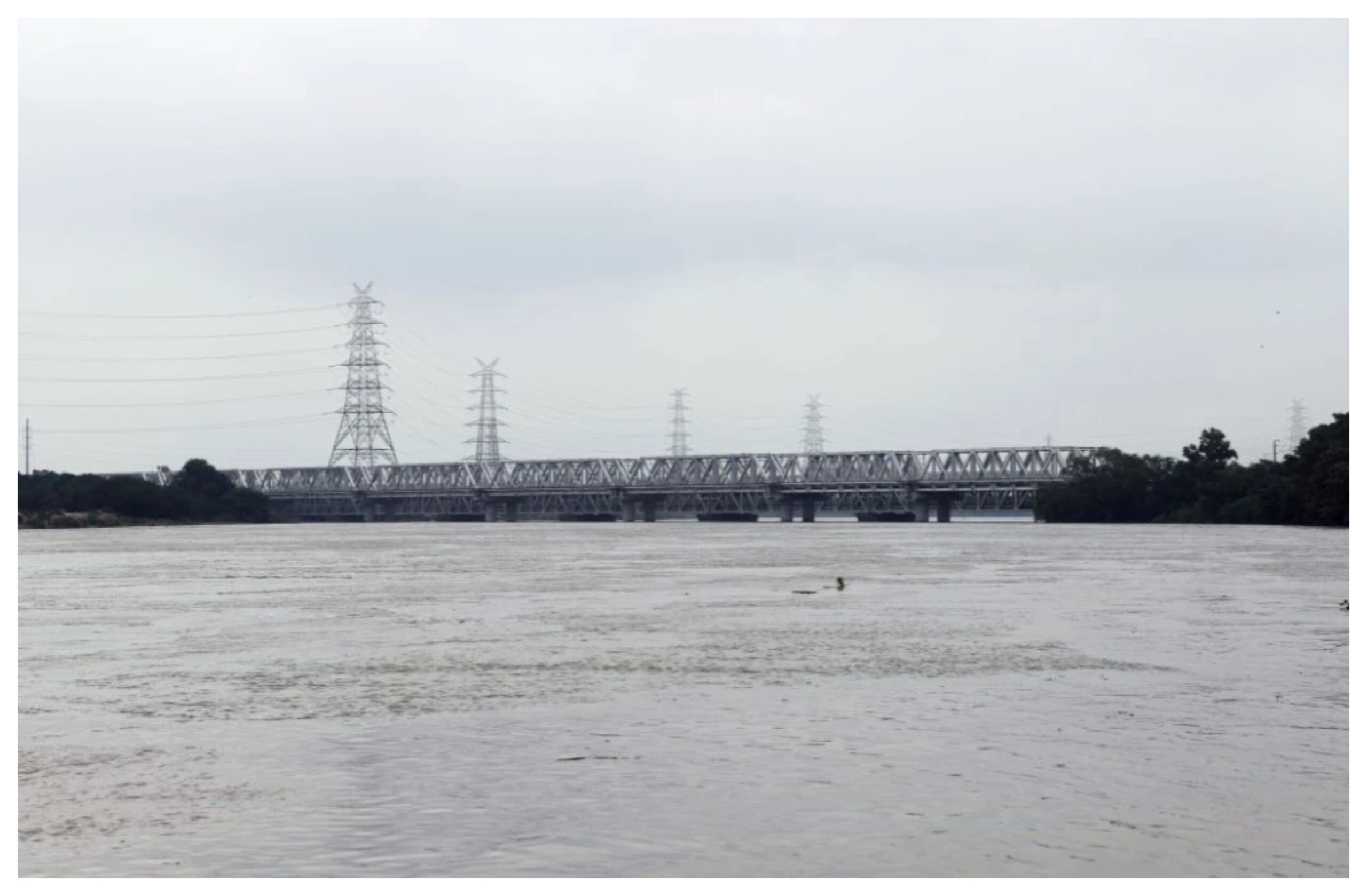 Weather Update: Yamuna water level rises due to heavy rains in North India, people advised to stay away from low-lying areas