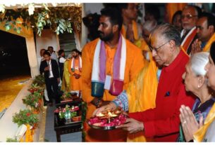 Varanasi: Ganga Aarti impressed the Prime Minister of Mauritius, he enjoyed it while riding on a cruise