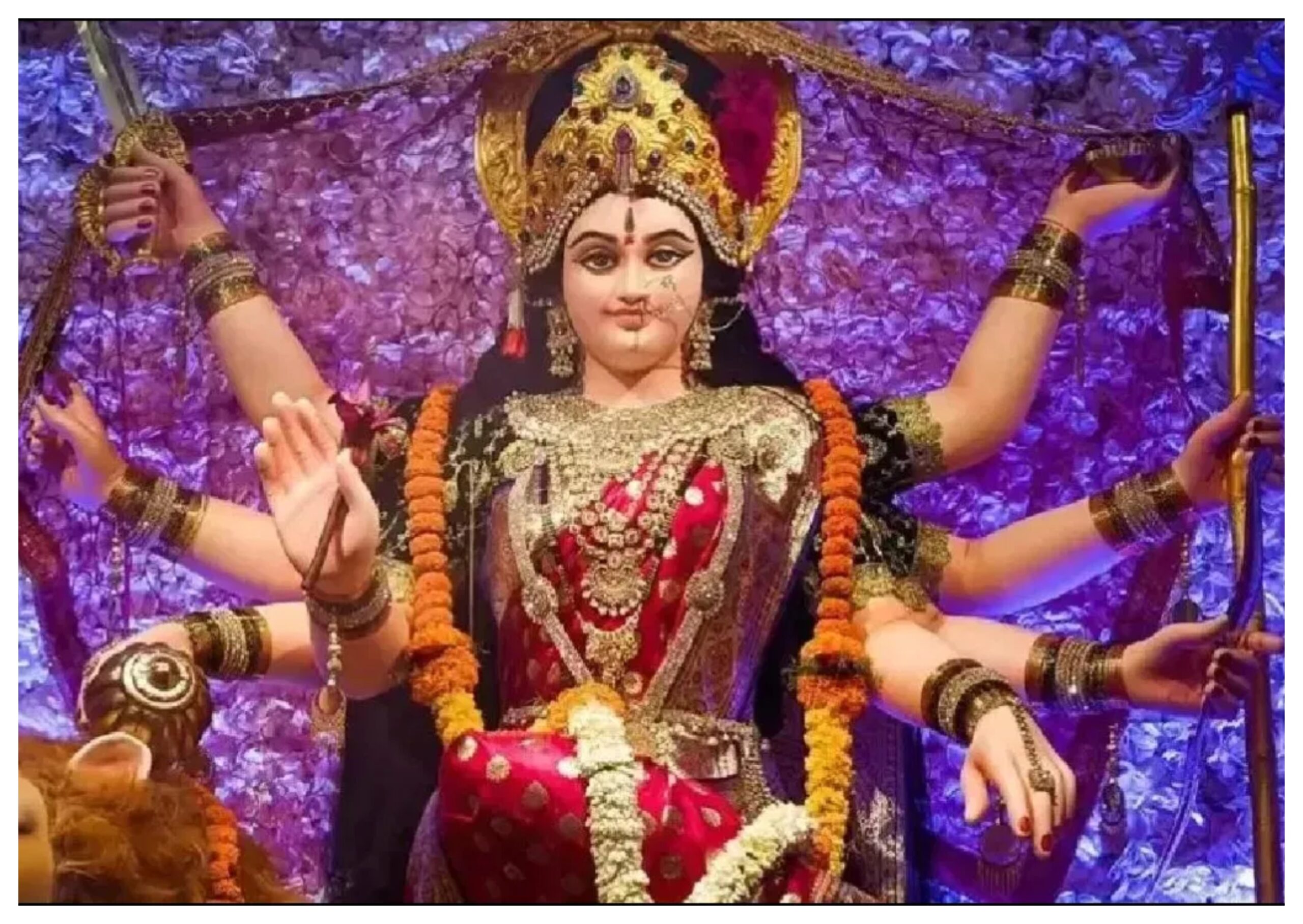Delhi: Chittaranjan Park and Bengali-speaking areas are preparing for a grand Durga Puja, with artisans working day and night.