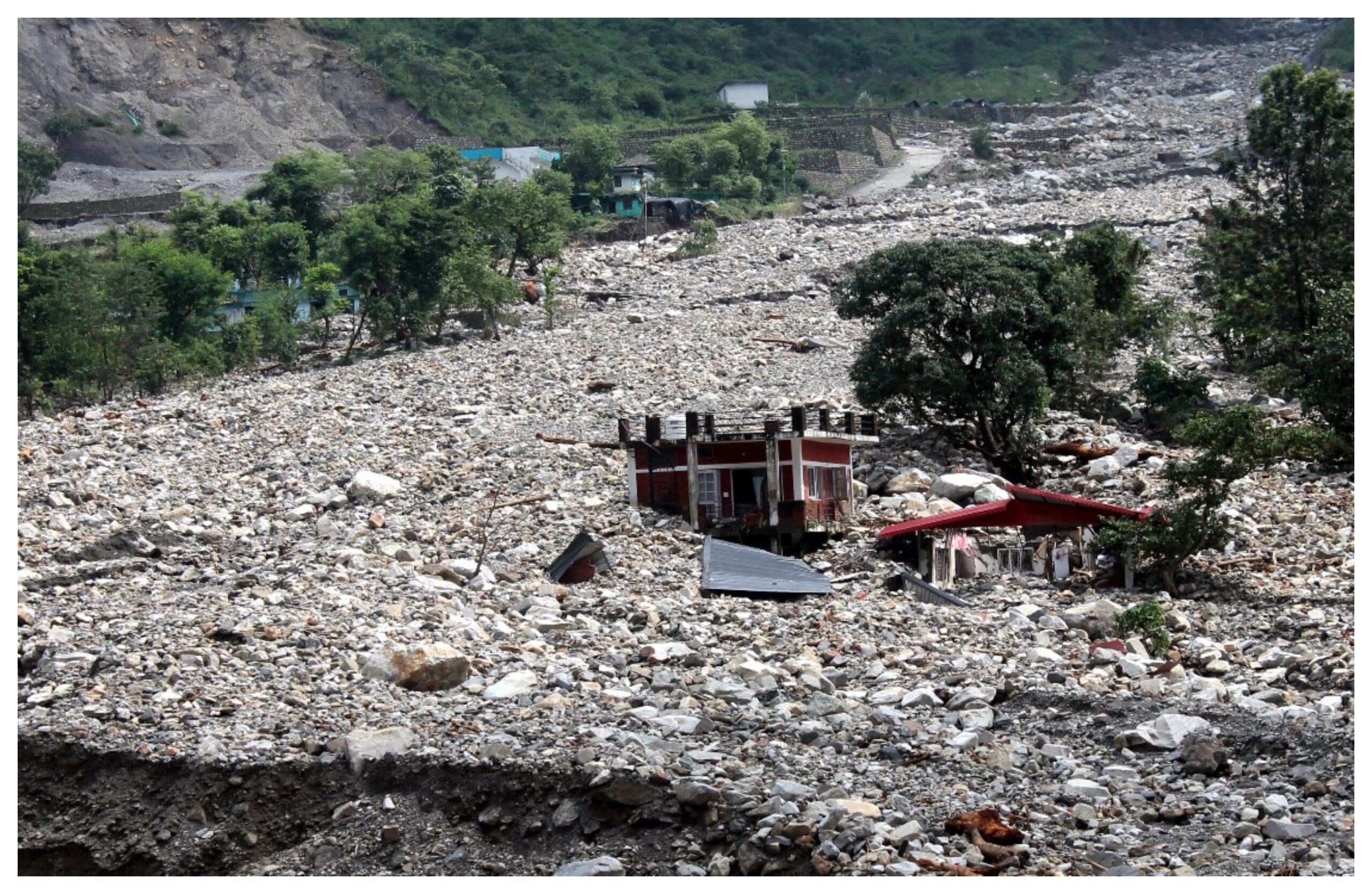 Jammu Kashmir: People of Khari village are rendered homeless, their dream homes destroyed due to land subsidence.