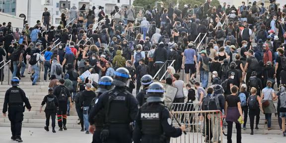 France Protests, #PoliceClashes, #Demonstrators, #Arrests, #CivilUnrest, #ProtestNews, #FranceNews, #SocialJustice, #HumanRights, #PublicSafety,