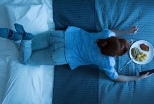 Health Tips , #PostMealRest, #HealthyLiving, #WellnessAdvice, #DigestiveHealth, #SleepHabits, #HealthyEating, #PreventiveHealth, #LifestyleChanges, #StayHealthy,