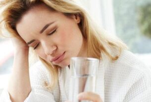 Effects of Dehydration on Eyes , #EyeHealth, #StayHydrated, #WaterIntake, #HealthyEyes, #EyeCare, #HydrationMatters, #VisionHealth, #DrinkWater, #EyeWellness,