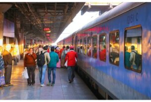 Uttar Pradesh: Diwali-Chhath special trains arranged for 12,000+ trains, 500 special trains will depart from Prayagraj.