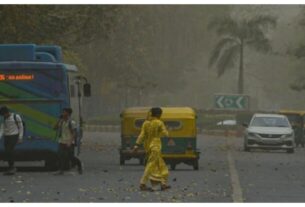 Delhi: A triple weather attack in Delhi today! Yellow alert with thunderstorms, lightning, and rain.