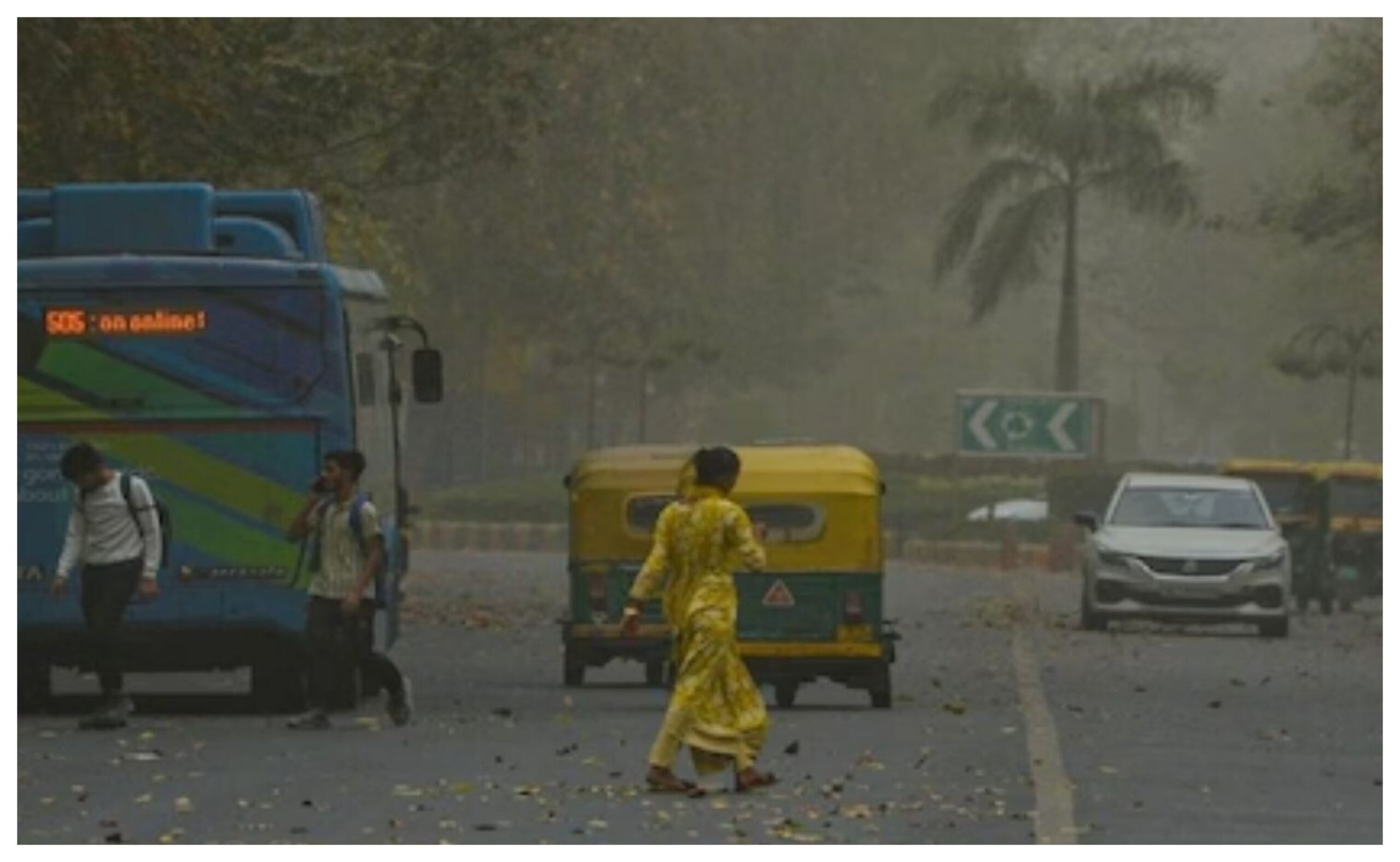 Delhi: A triple weather attack in Delhi today! Yellow alert with thunderstorms, lightning, and rain.