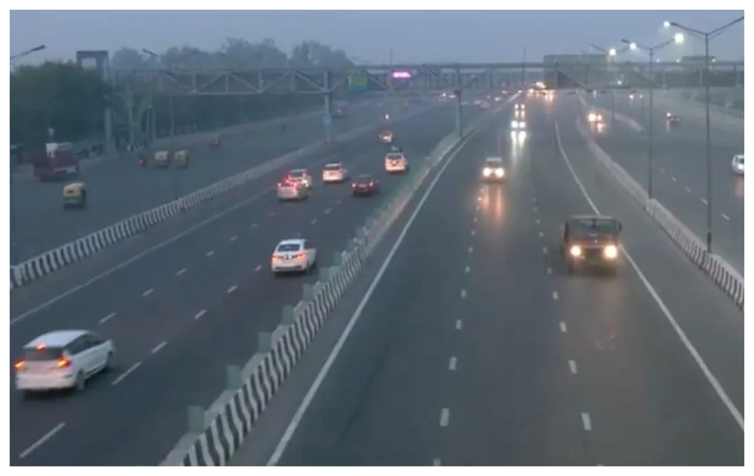 Delhi: Light rain expected in Delhi, air quality remains in 'very poor' category