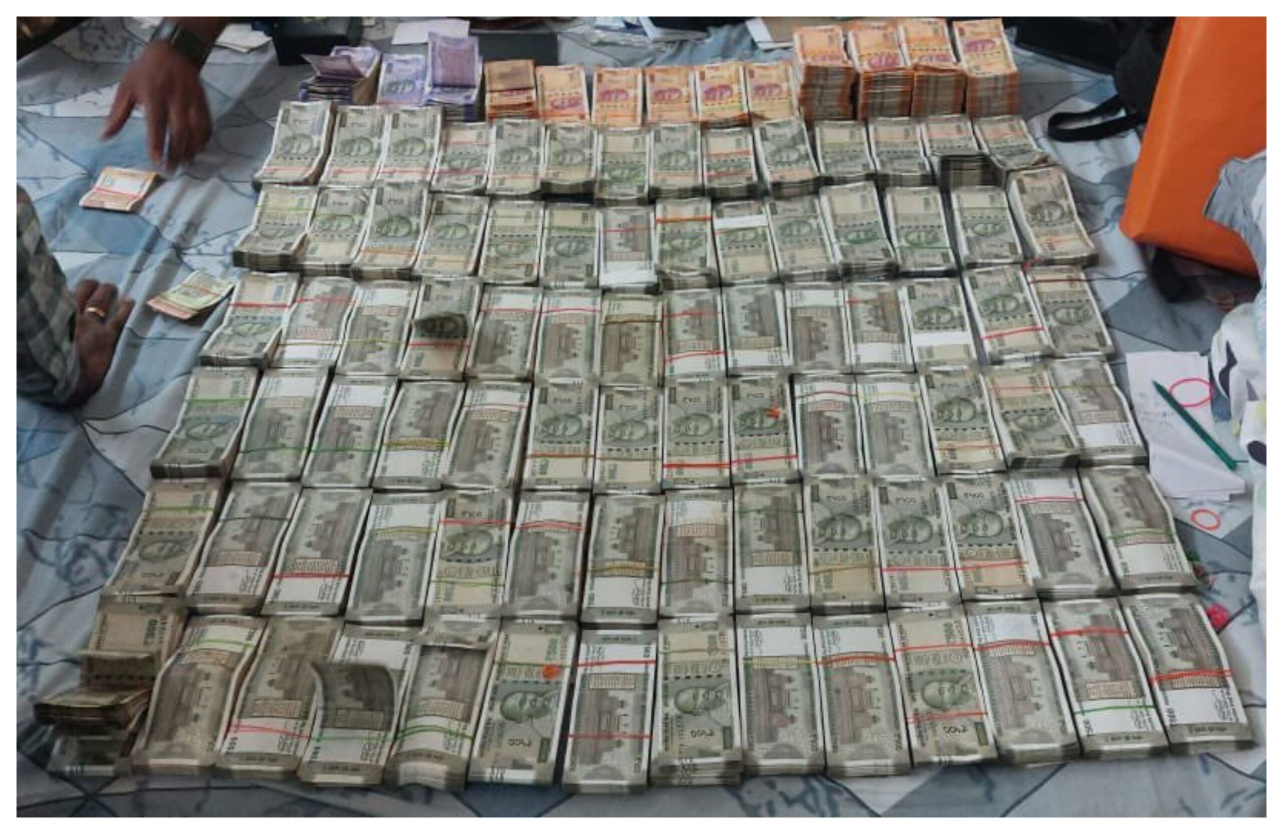 Maharashtra: Major action against corruption in Maharashtra! ACB catches Jalna Municipal Corporation chief accepting a bribe of 10 lakh rupees.