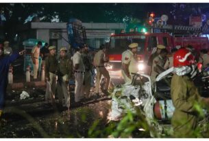 Delhi car blast, Red Fort explosion, Car fire Delhi, Explosion near Red Fort Delhi, Delhi car fire incident, Latest Delhi news, Delhi blast, Red Fort fire, Delhi car blast, Delhi news
