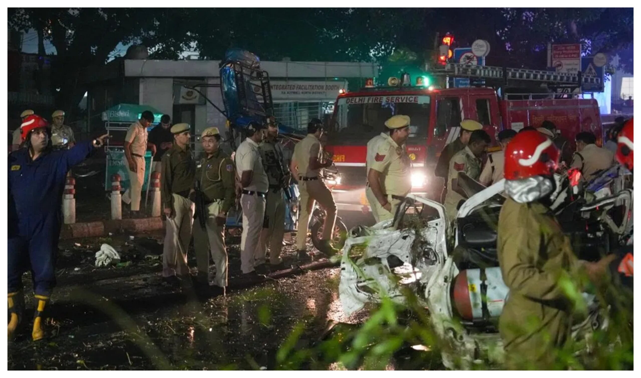 Delhi car blast, Red Fort explosion, Car fire Delhi, Explosion near Red Fort Delhi, Delhi car fire incident, Latest Delhi news, Delhi blast, Red Fort fire, Delhi car blast, Delhi news